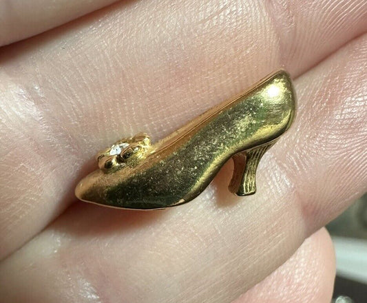 VTG Cinderella High Heel Slipper Shoe Tie Tack Lapel Pin Gold Faceted Faux Gem