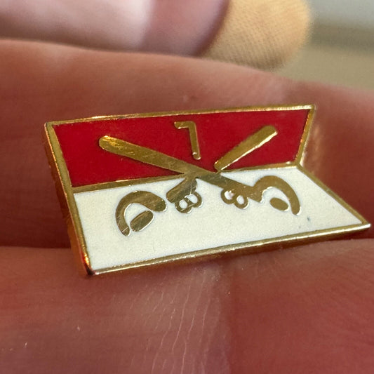 7th Cavalry Flag Lapel Pin Guidon Enamel Gold Tone Tie Tack Alumni