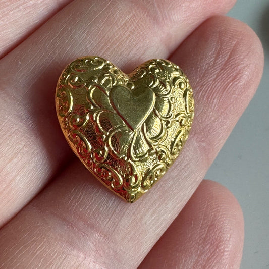Vintage Gold Embossed Heart Brooch – Ornate Double Heart Design