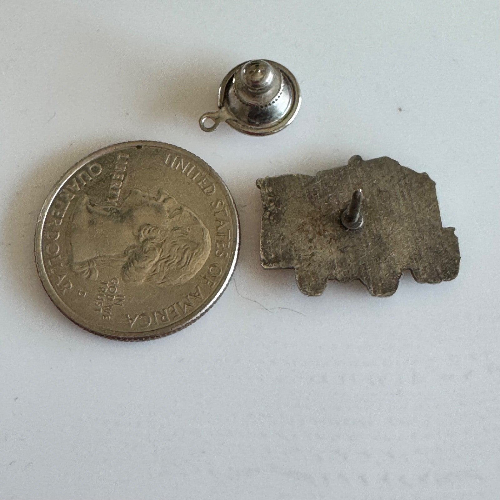 Vtg Cement Mixer Truck Silver Tone 3D Lapel Pin Pewter Tone