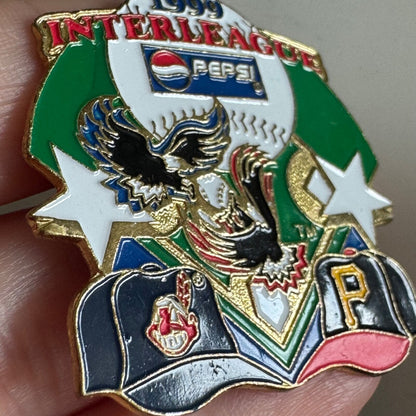 1999 MLB Interleague Pin – Pepsi Promo Cleveland Indians Pirates Badge