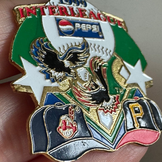 1999 MLB Interleague Pin – Pepsi Promo Cleveland Indians Pirates Badge