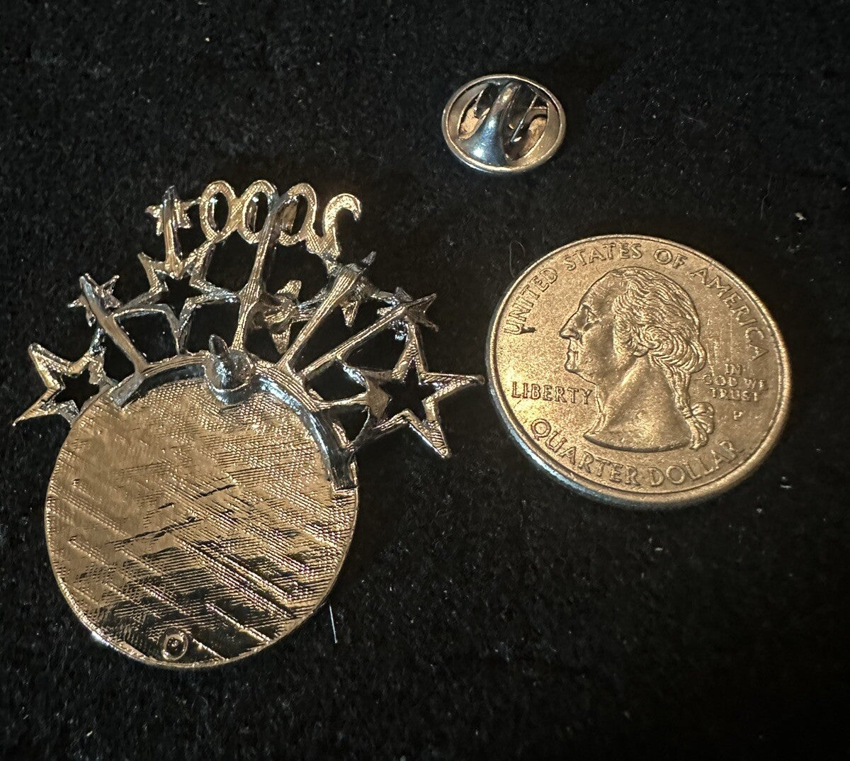 Y2K 2000 Rhinestone Pin Brooch Avon Millenium Clock Shooting star lapel pin