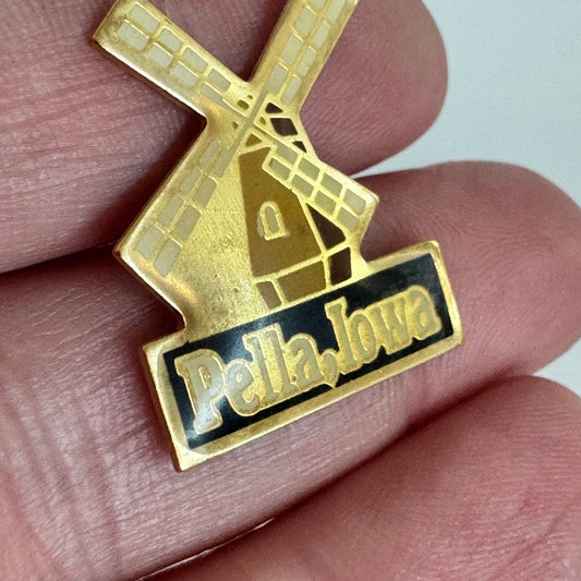 Vintage Pella Iowa Windmill Souvenir Gold-Tone Enamel Lapel Pin Badge