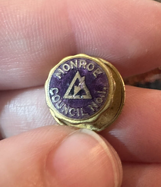 Antique Monroe Council No. 1 Royal and Select Masters Masonic Pin - Freemasonry