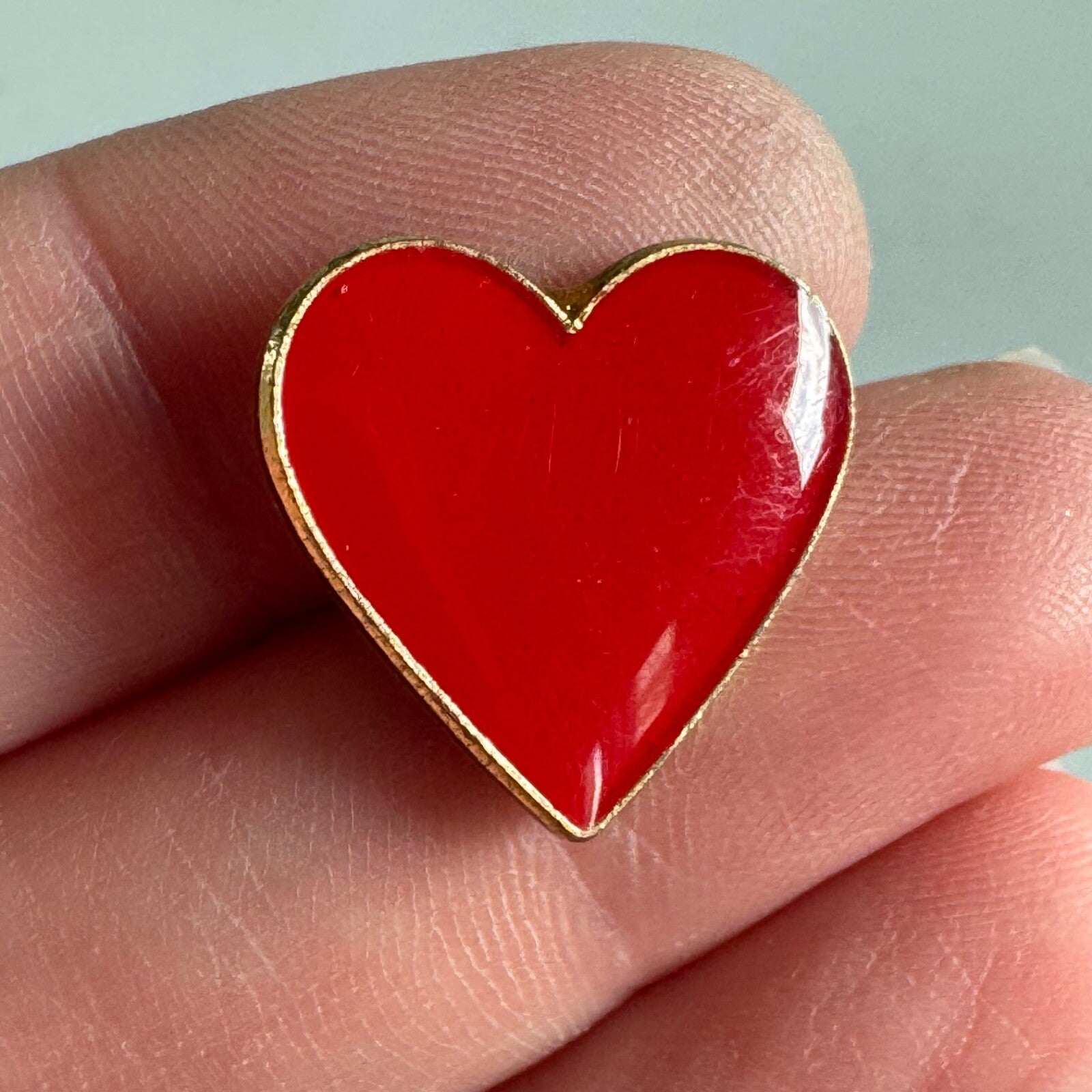 Vintage Red Enamel Heart Pin – Gold Tone Valentine Love Brooch