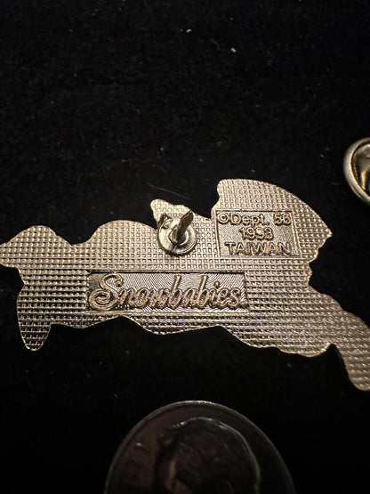 1993 Snowbabies Figure Blowing Bugle Horn Lapel Pin