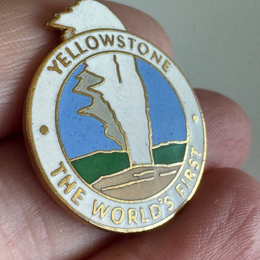 Vtg Yellowstone “The World’s First” National Park Pin – Old Faithful Souvenir