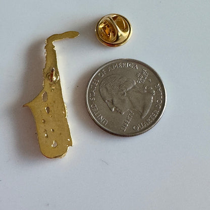Vintage Gold Saxophone Brooch – Musician or Jazz-Themed Jewelry Pin