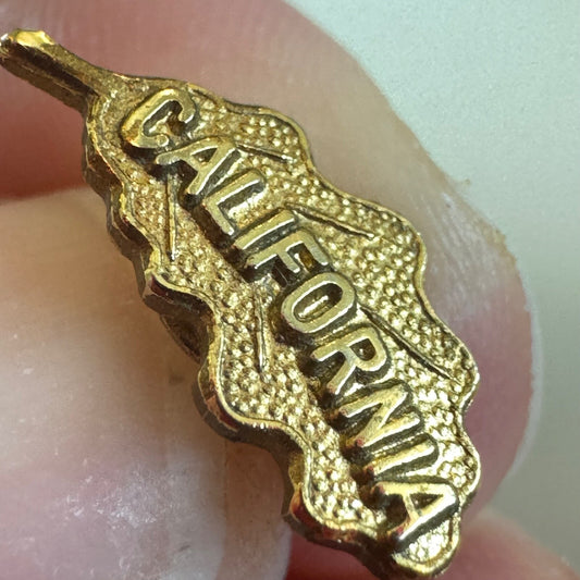 Vintage Gold Tone California Oak Leaf Lapel Pin