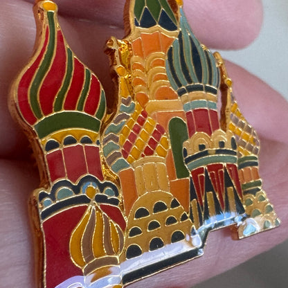 Vintage St Basils Cathedral Souvenir Tourist Lapel Pin 