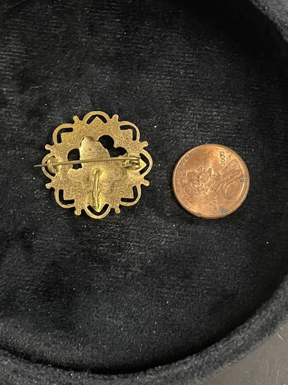 ANTIQUE GOLDTONE & GUILLOCHE ENAMEL CANADIAN MAPLE LEAF SOUVENIR BROOCH PENDANT