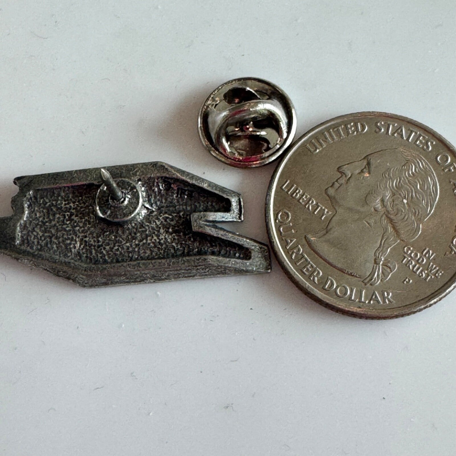 “Readers Are Leaders” Stack of Books Pewter Pin – Inspiring Literacy Lapel