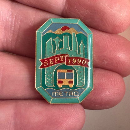 Vintage 1990 Seattle Metro Emerald City Skyline Lapel Pin King County