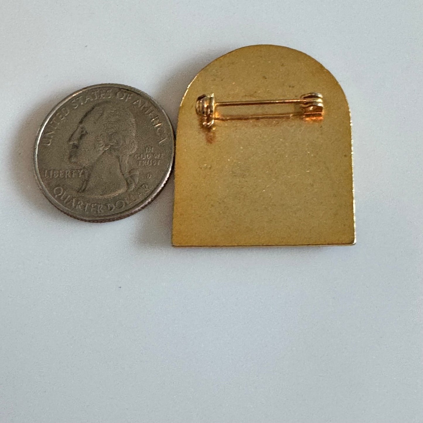 1985 Subaru Aspen Winternational Ski Race Blue Enamel Lapel Pin Badge