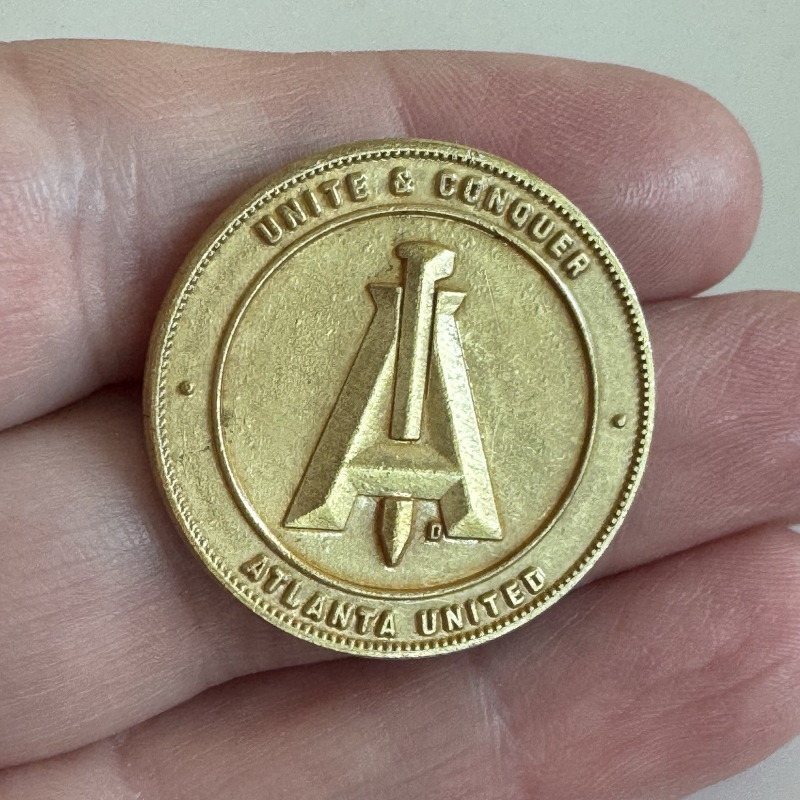 Atlanta United FC Football Club Gold Tone MLS Soccer Lapel Hat Pin NOS