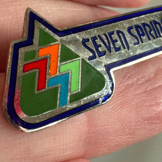 Vintage Seven Springs Ski Resort Lapel Pin Pennsylvania Skiing