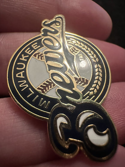 2004 MLB Milwaukee Brewers Logo Souvenir Pin Baseball