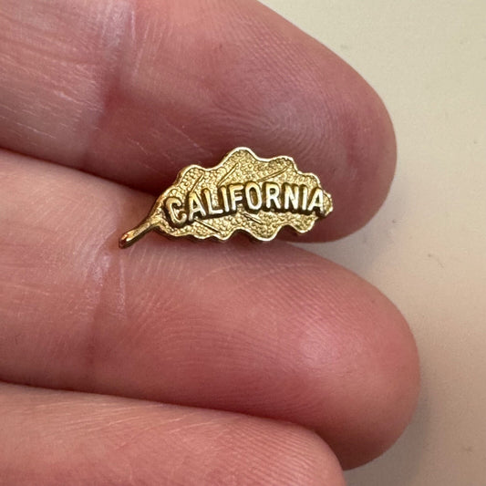 Vintage Gold Tone California Oak Leaf Lapel Pin