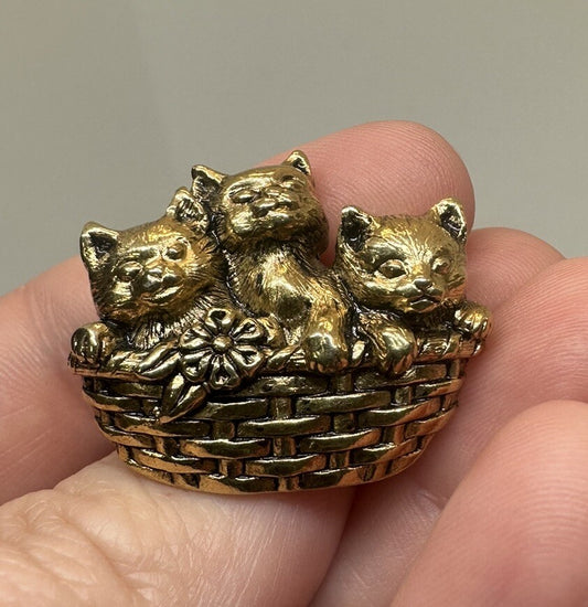 Avon Vintage 3 Cats in Basket Pin Tack Gold Tone Kittens Cat Kitten