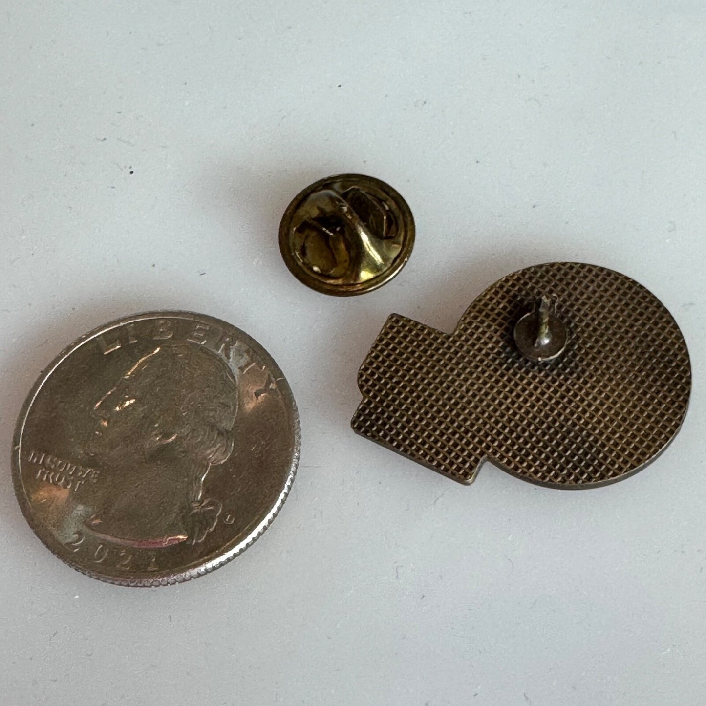 Vintage Savings Bank of Utica Logo SBU Bank Lapel Pin