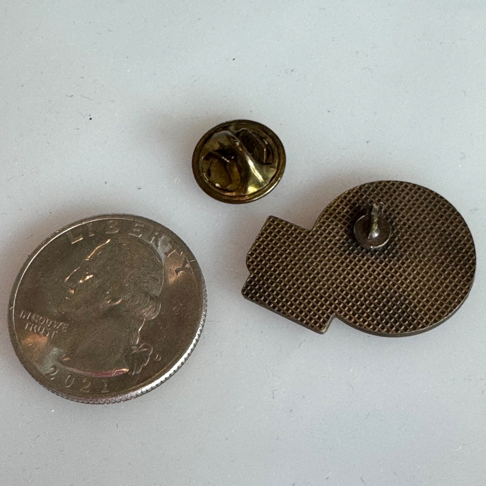 Vintage Savings Bank of Utica Logo SBU Bank Lapel Pin