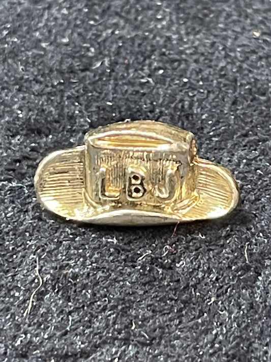 1964 PRESIDENTIAL CAMPAIGN PIN - LBJ - COWBOY HAT