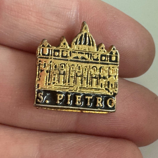 Vtg San Pietro Italy Lapel Pin Gold Tone Souvenir Tourist St. Peter's Basilica