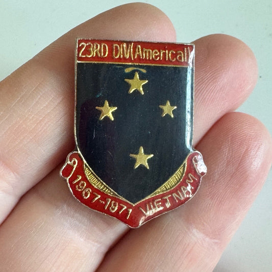 23rd Division America Vietnam Pin (1967–1971) – Black Shield with Stars