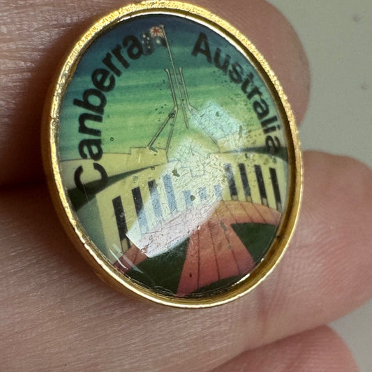 Vintage Canberra Australia Souvenir Tourist Lapel Pin Old Parliament House