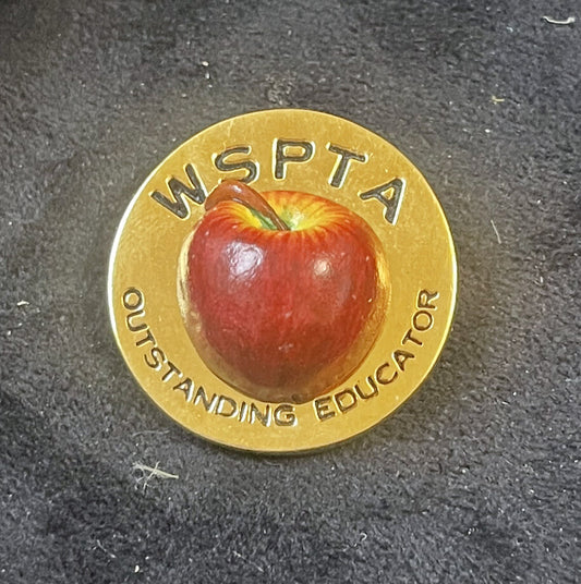 WSPTA Washington State PTA Apple Gold Disc Lapel Pin Outstanding Educator