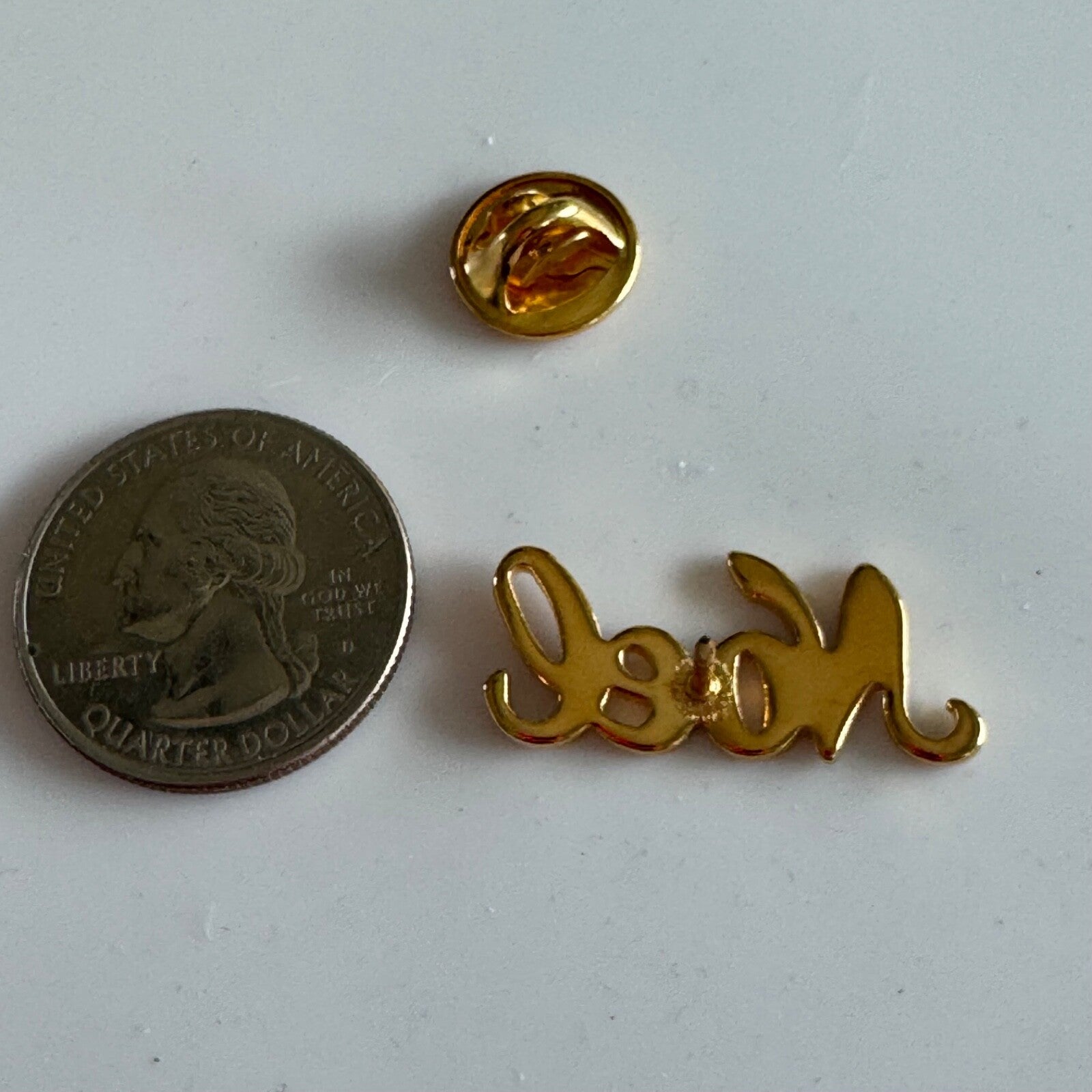 Vintage Gold NOEL Word Pin – Christmas Holiday Script Brooch