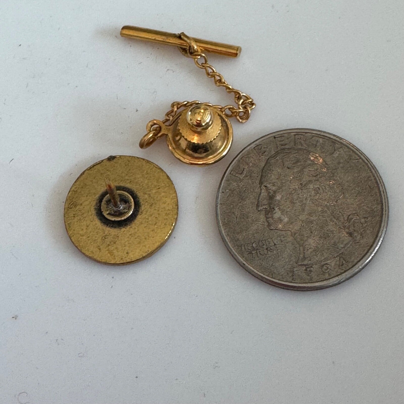 Vintage New Providence Nassau Bahamas Lapel Pin Tie Tack Souvenir Tourist