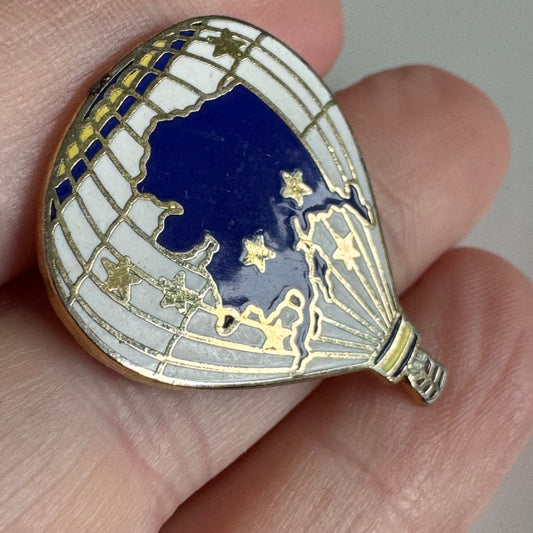 Vintage Alaska Hot Air Balloon Pin – Midnight Sun & Stars Design Map