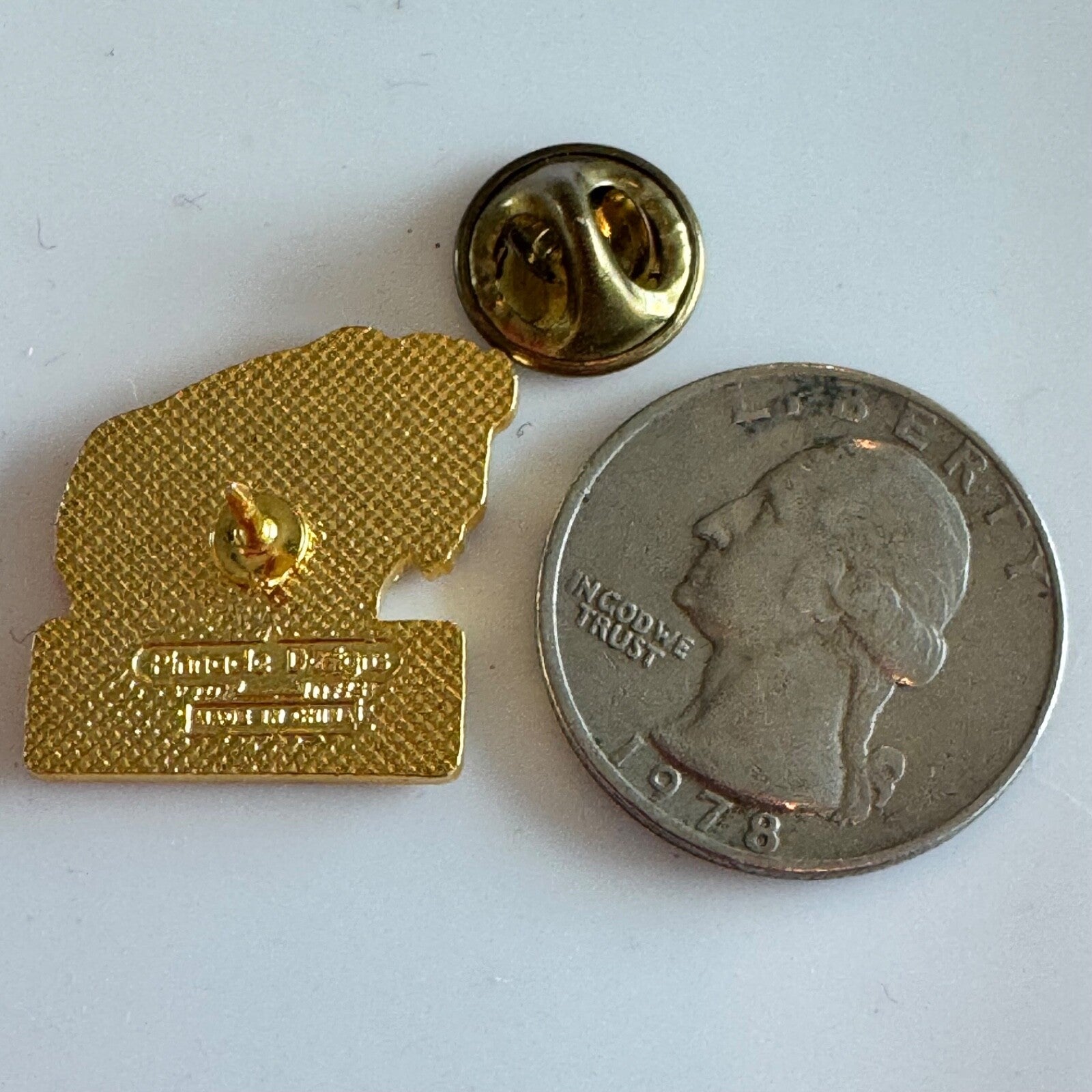 Yellowstone Bison Lapel Pin – National Park Wildlife Souvenir Pinnacle Designs