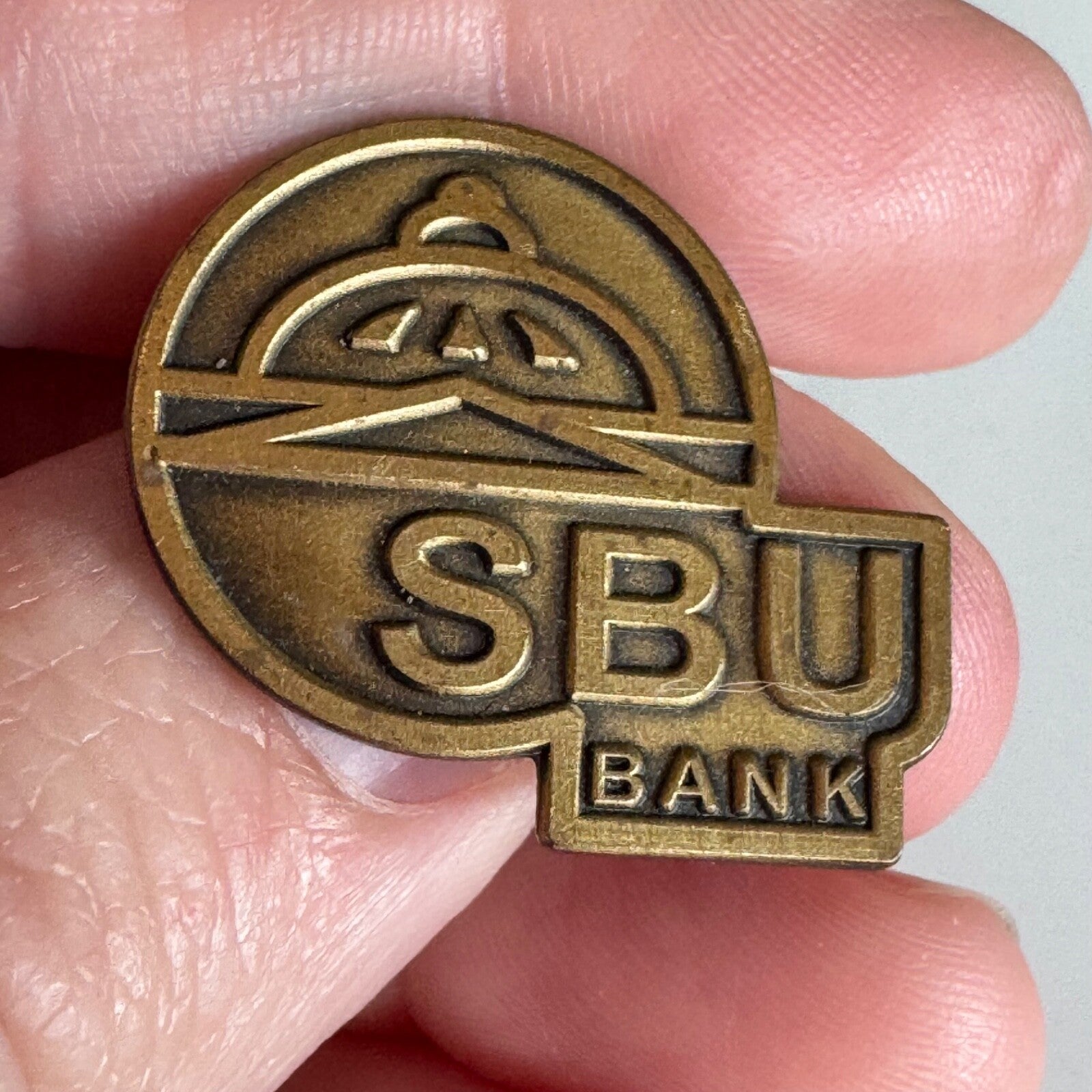 Vintage Savings Bank of Utica Logo SBU Bank Lapel Pin