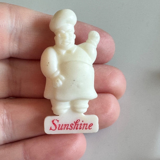 Vintage Sunshine Bakery Chef Plastic Pin – Retro Kitchen Mascot Style