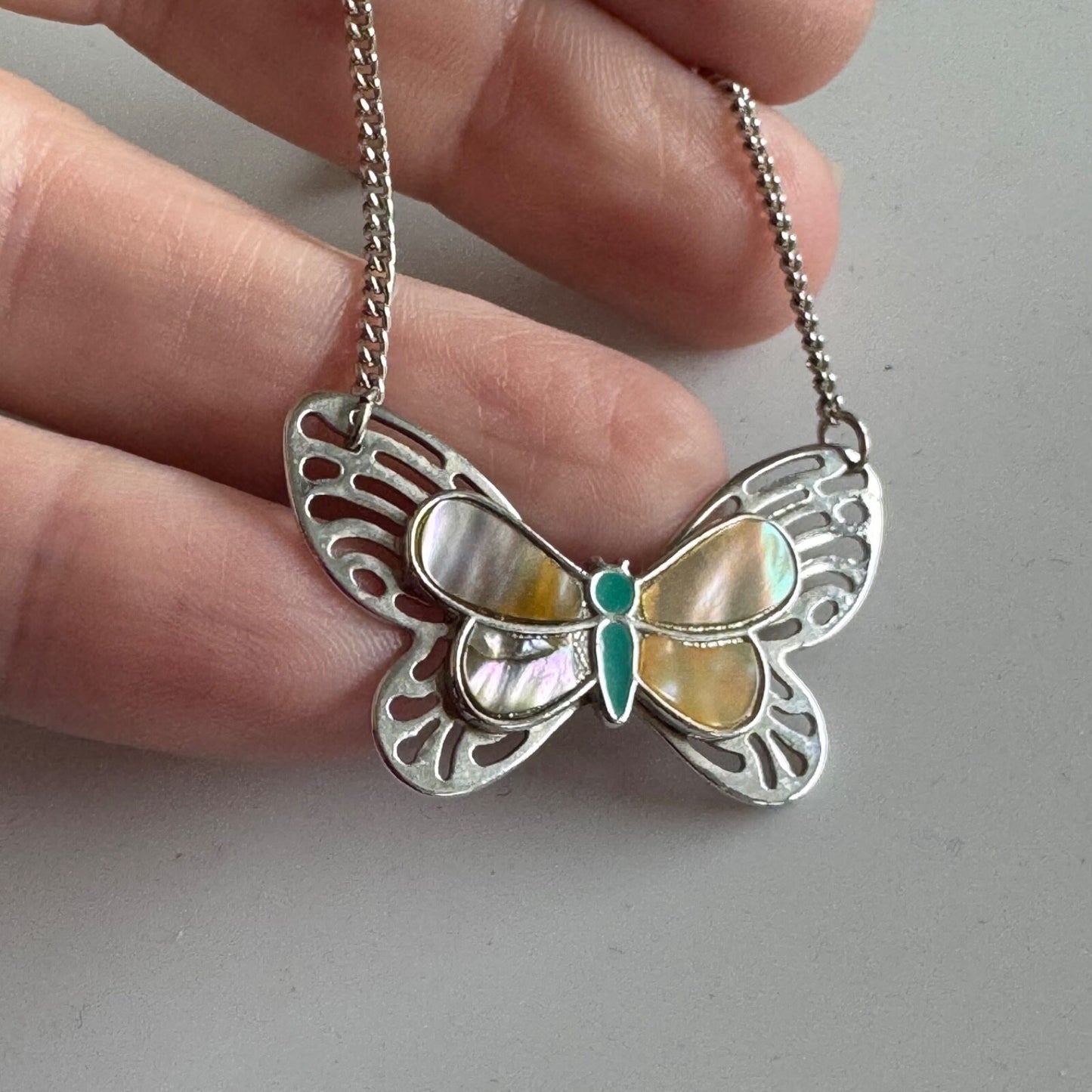 Vintage Artistry Mother of Pearl Butterfly Necklace – Silver Tone Inlay Design