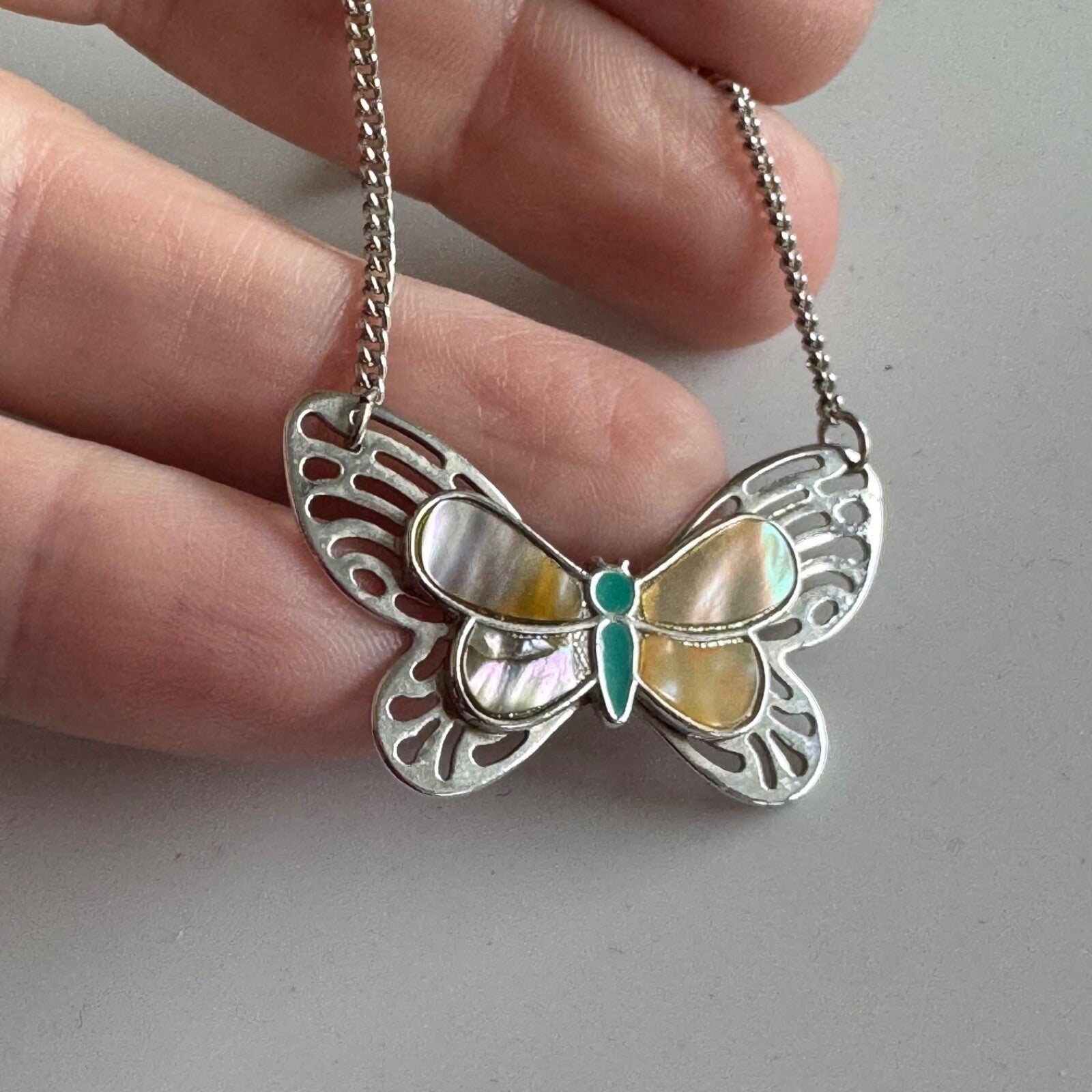 Vintage Artistry Mother of Pearl Butterfly Necklace – Silver Tone Inlay Design