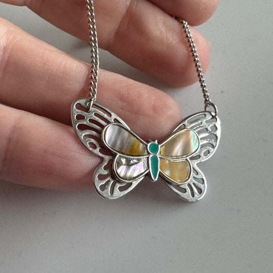 Vintage Artistry Mother of Pearl Butterfly Necklace – Silver Tone Inlay Design