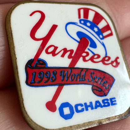 Yankees 1998 World Series Lapel Pin – Chase Bank Promotional MLB Pin