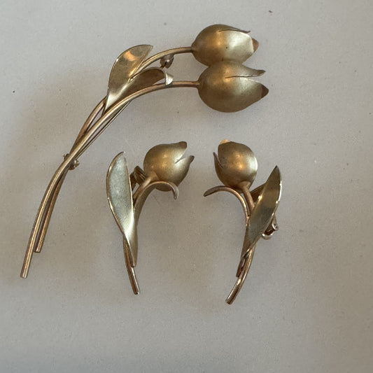 Vintage TARA Matte Gold Brass Tulips w/ Leaves Brooch & Earring Set Tulip