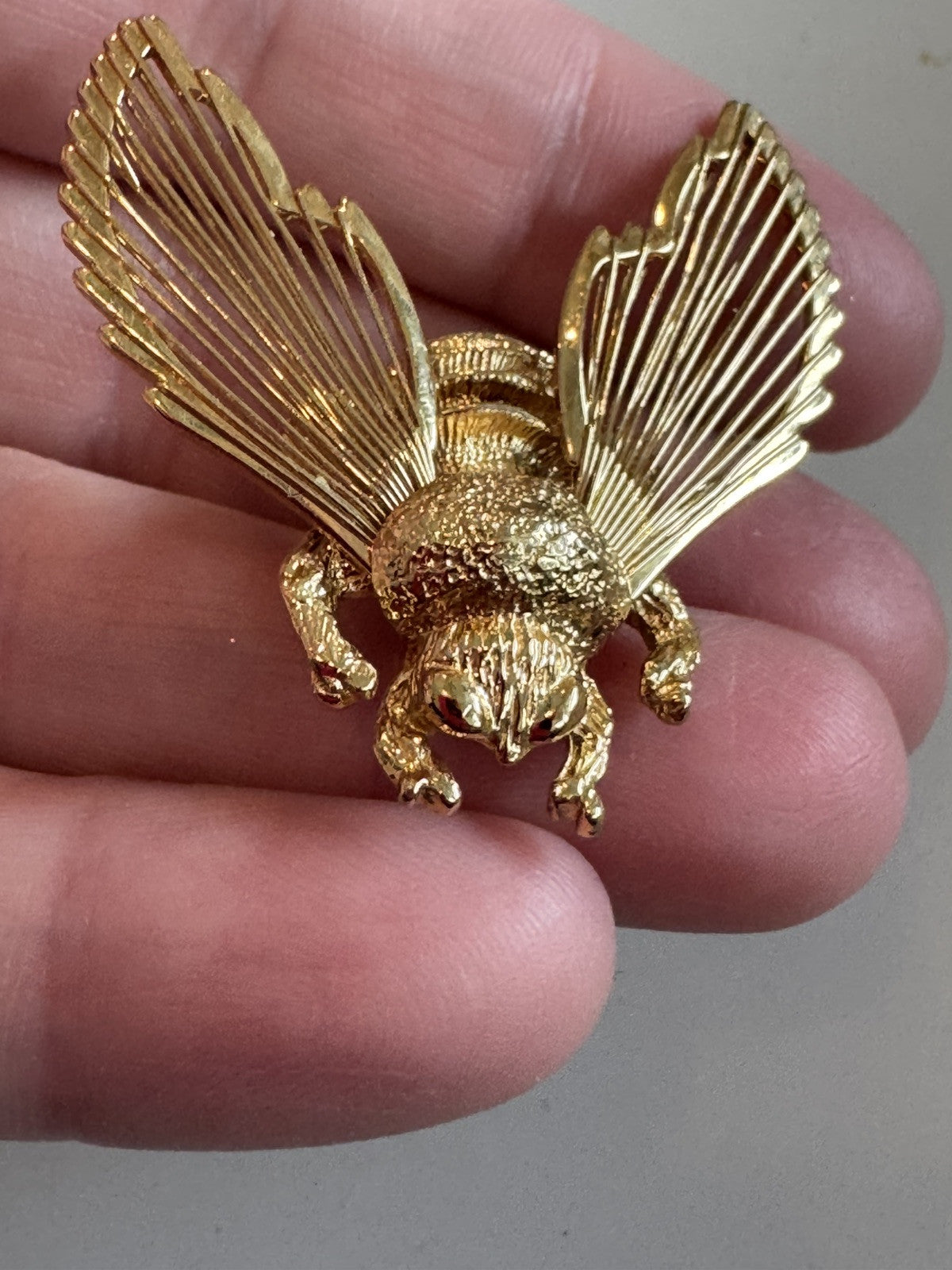 Vintage MONET Signed Gold Tone Bumble Bee Insect Bug Brooch Pin Wire