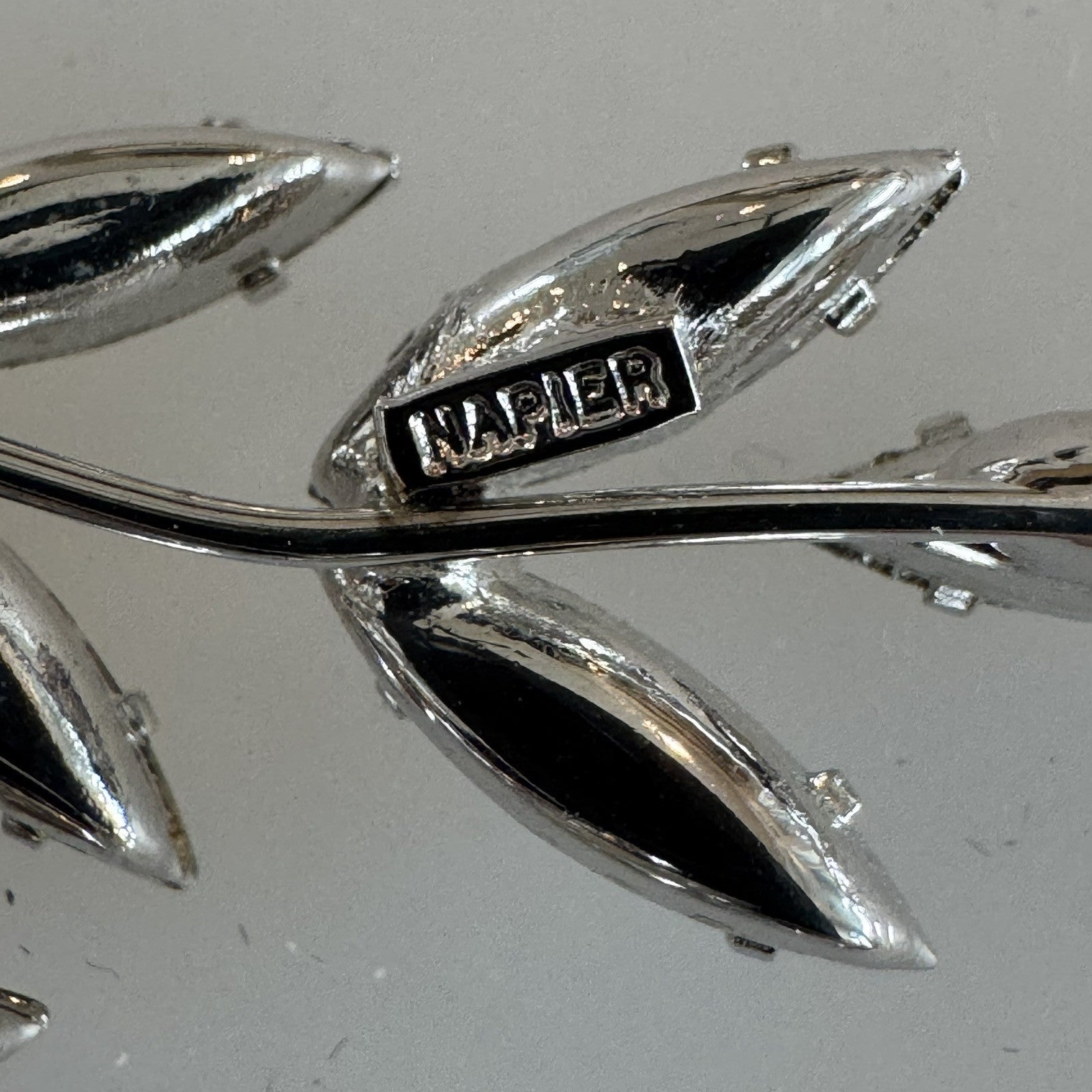 Vintage Napier Signed Dangle Leaf Teardrop Brooch Pin Silver Tone Rhinestone