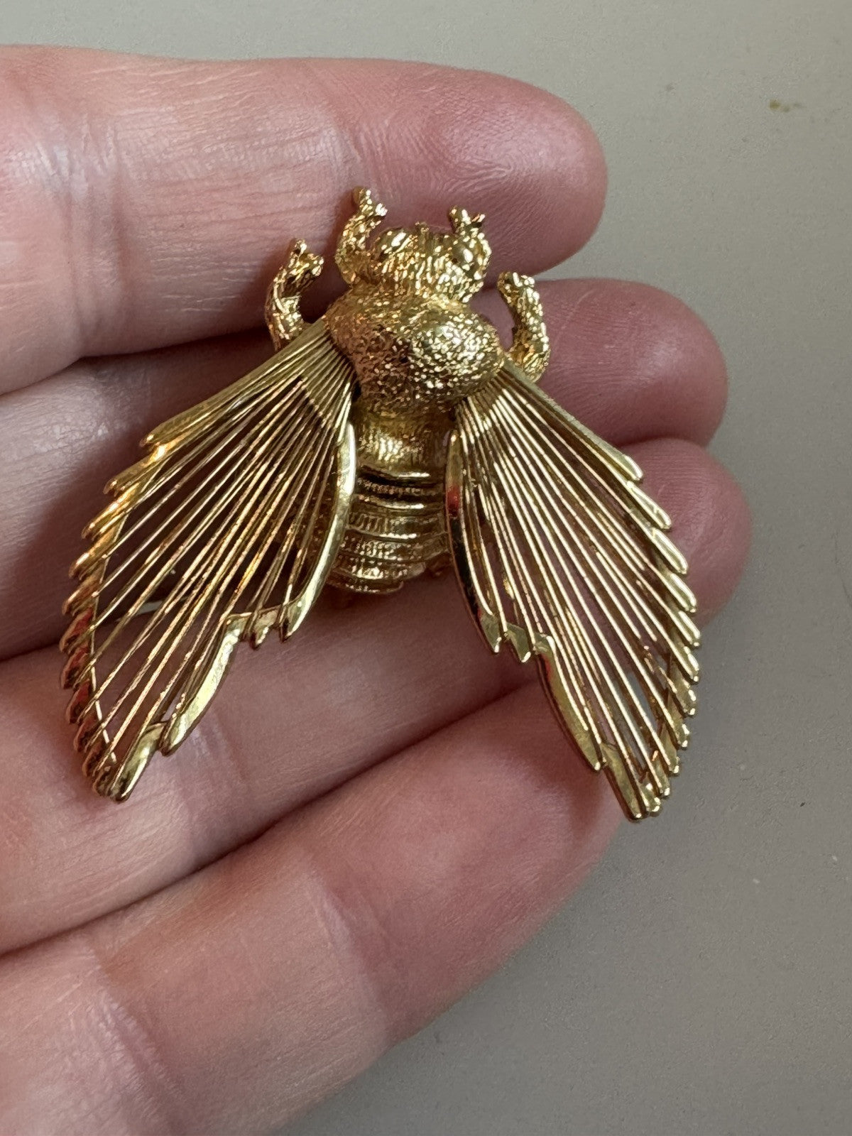 Vintage MONET Signed Gold Tone Bumble Bee Insect Bug Brooch Pin Wire