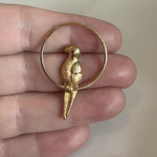 Vintage Avon Parrot Bird Pin Brooch Gold Tone Ring Hoop Figural 