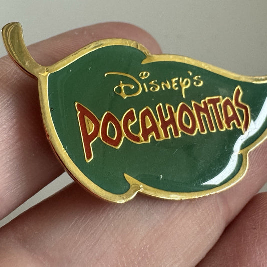 DISNEY POCAHONTAS GREEN LEAF SHAPED MOVIE TITLE CM PIN - THEATRICAL RELEASE NOS